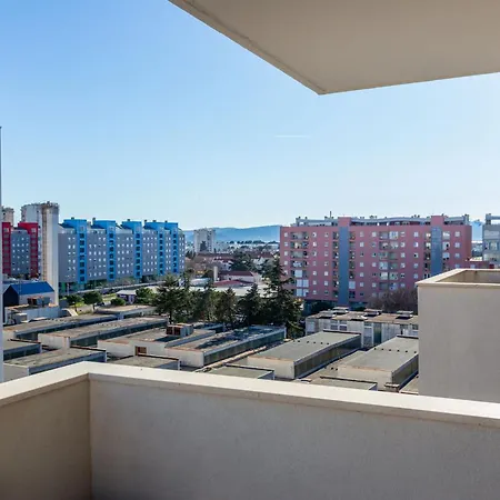 Musulin With Balcony And Garage * Zadar