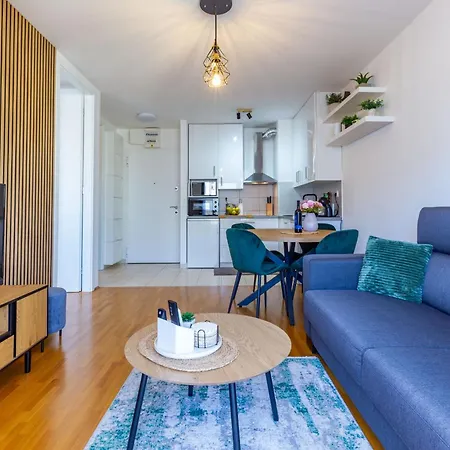 Musulin With Balcony And Garage Lejlighed *