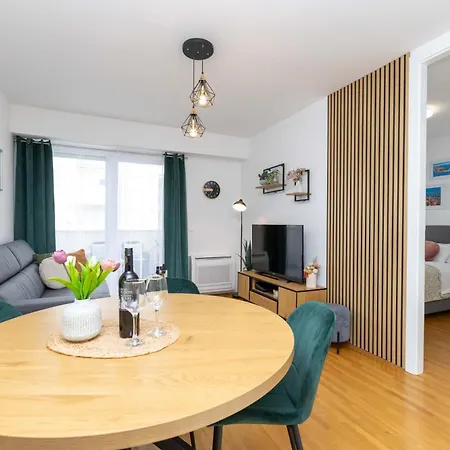 Musulin With Balcony And Garage Apartament *