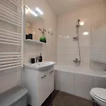 Musulin With Balcony And Garage شقة
