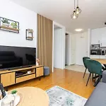 Musulin With Balcony And Garage Apartament *
