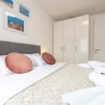 Apartament Musulin With Balcony And Garage Zadar