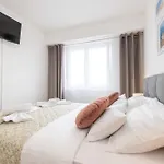 Musulin With Balcony And Garage Apartament