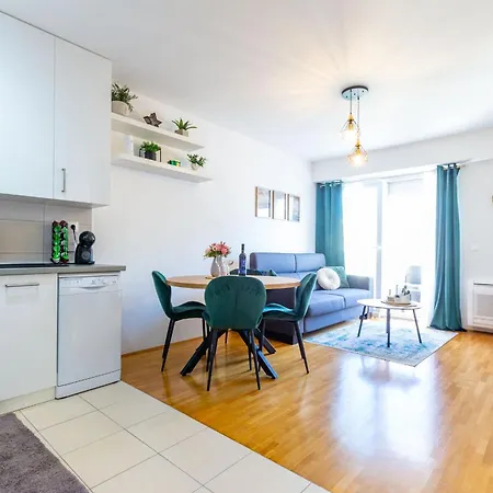 Musulin With Balcony And Garage Appartement *