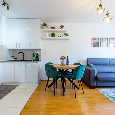 شقة Musulin With Balcony And Garage