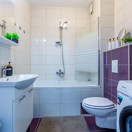 شقة Musulin With Balcony And Garage زادار