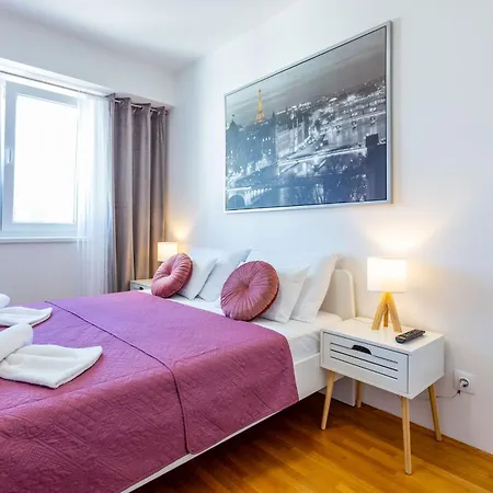 Musulin With Balcony And Garage *