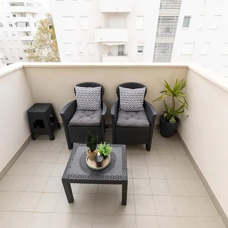 Musulin With Balcony And Garage شقة